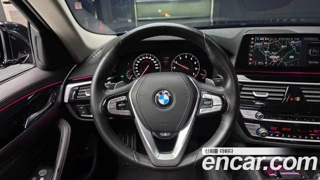 BMW 5-Series 2019 thumb 5