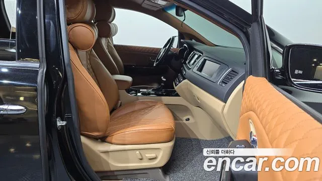 Kia Canival 2020 thumb 5
