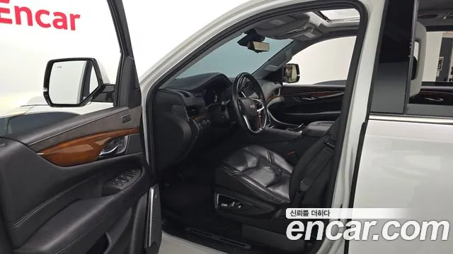 Cadillac Escalade 2020 thumb 3