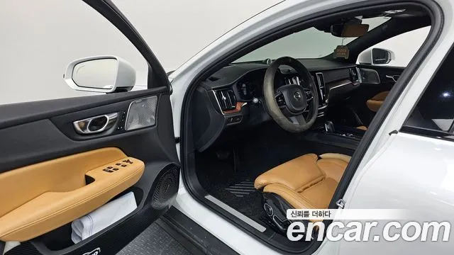 Volvo V60 2021 thumb 11