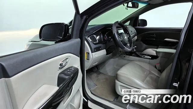 Kia Canival 2019 thumb 10