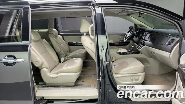Kia Canival 2019 thumb 2