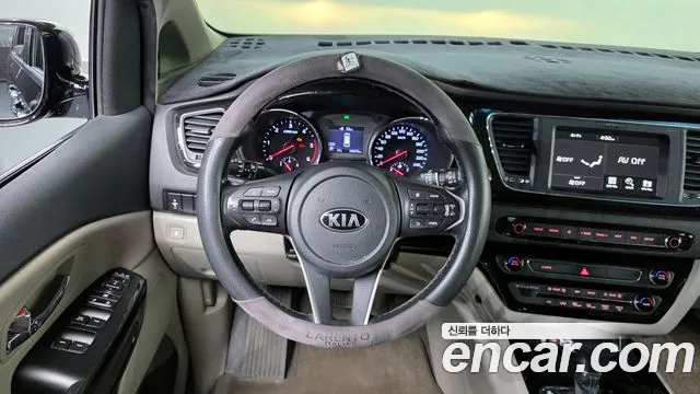 Kia Canival 2019 thumb 3