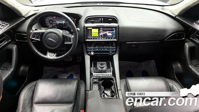 Jaguar F-Pace 2019 thumb 2