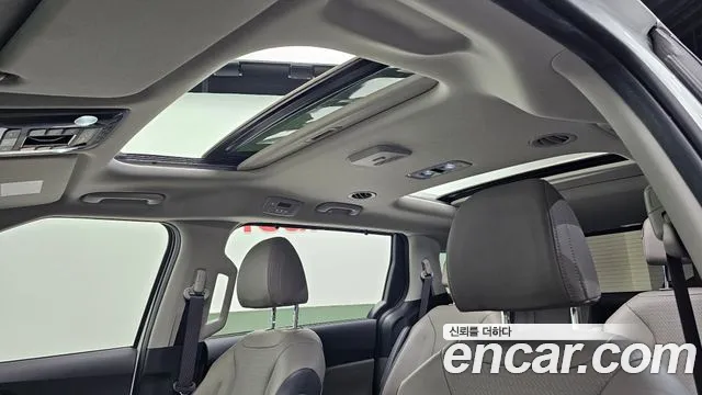 Kia Canival 2024 thumb 2