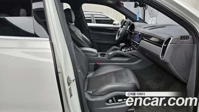 Porsche Cayenne 2019 thumb 6
