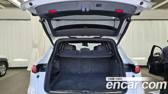 Porsche Cayenne 2019 thumb 4