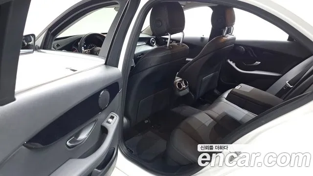 Mercedes-Benz S-Class 2020 thumb 10