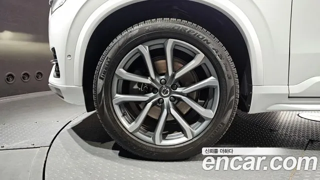 Volvo XC90 2019 thumb 5