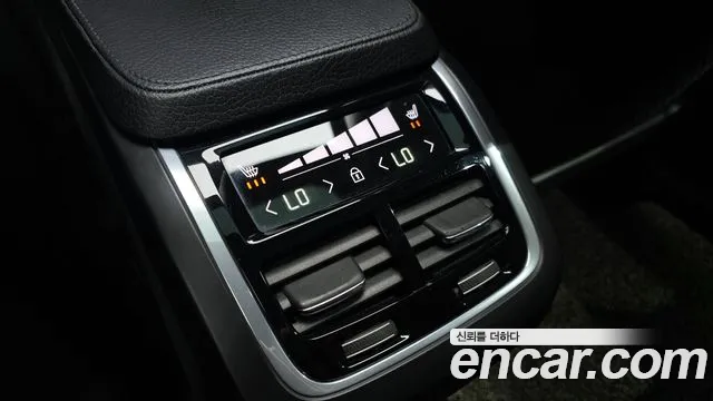 Volvo XC90 2019 thumb 8