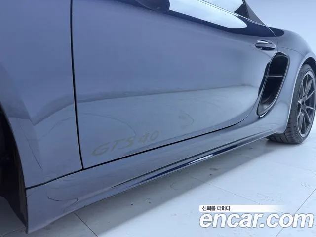 Porsche Boxster 2021 thumb 3
