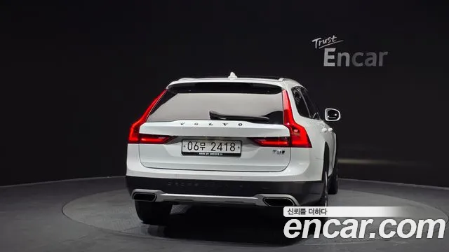 Volvo V90 2019 thumb 4