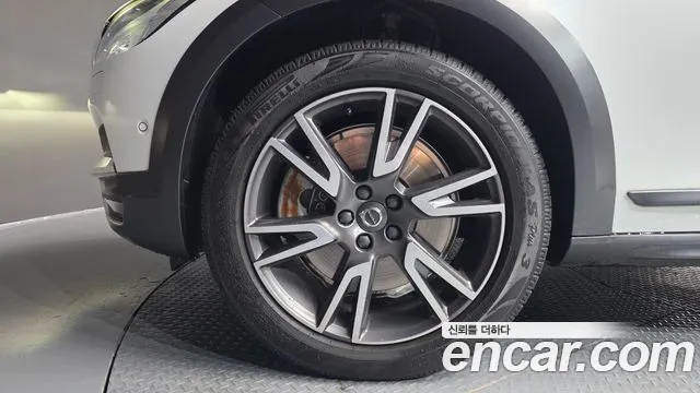 Volvo V90 2019 thumb 3