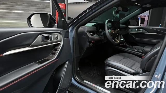 Ford Explorer 2025 thumb 7