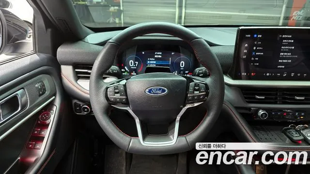 Ford Explorer 2025 thumb 9