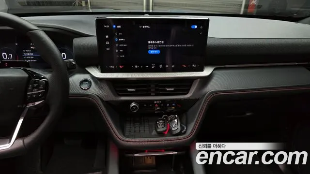 Ford Explorer 2025 thumb 2