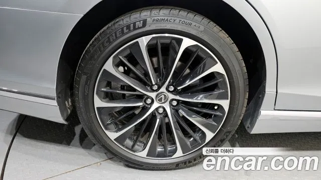 Lexus LS 2022 thumb 11