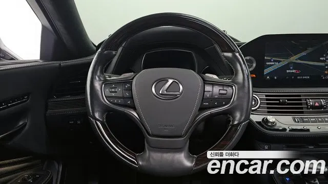 Lexus LS 2022 thumb 5