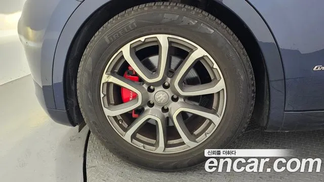 Maserati Levante 2019 thumb 4