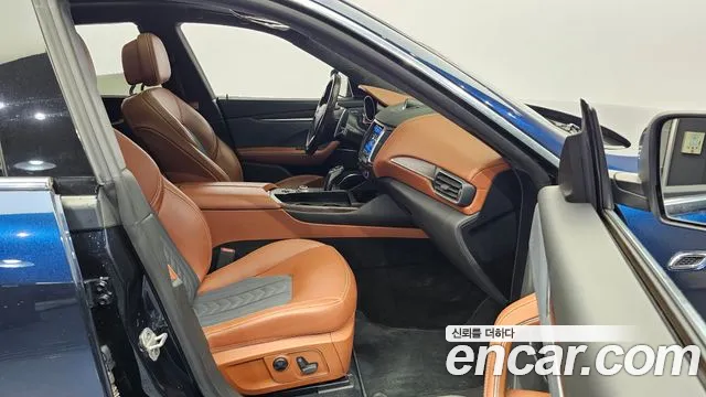 Maserati Levante 2019 thumb 11