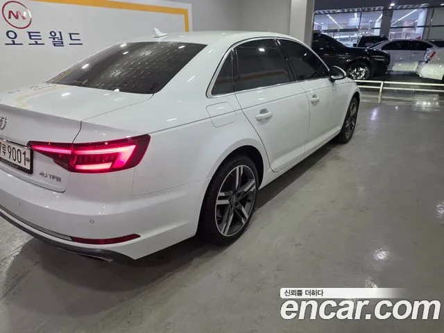 Audi A4 2019 thumb 7