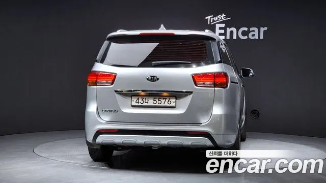 Kia Carnival 2014 thumb 3
