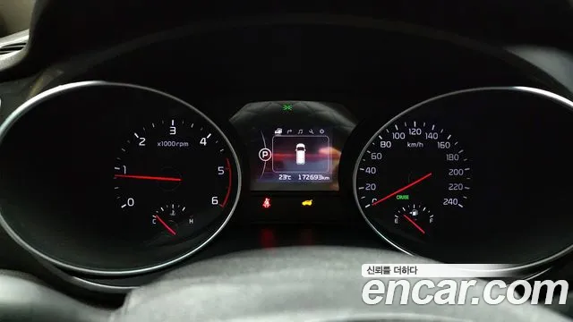 Kia Carnival 2014 thumb 7