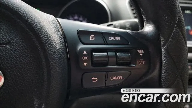 Kia Carnival 2014 thumb 9