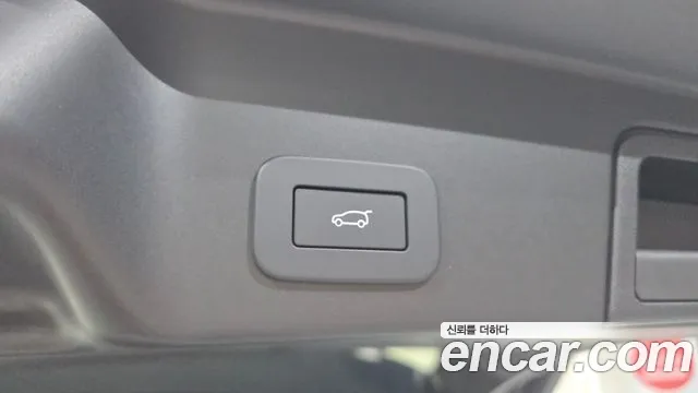 Land Rover Range Rover 2025 thumb 4