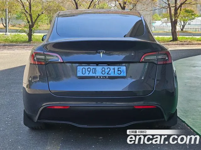 Tesla Model 2025 thumb 2