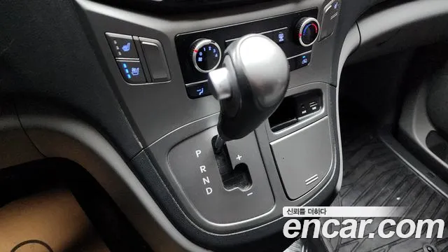 Hyundai Starex 2019 thumb 10