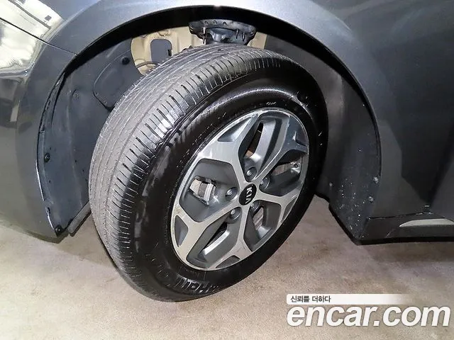 Kia Hybrid 2019 thumb 8