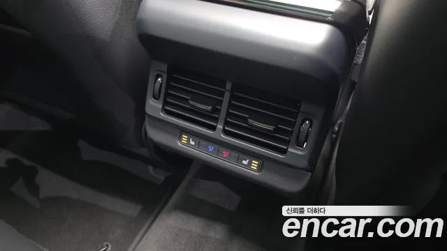 Land Rover Range Rover 2025 thumb 4