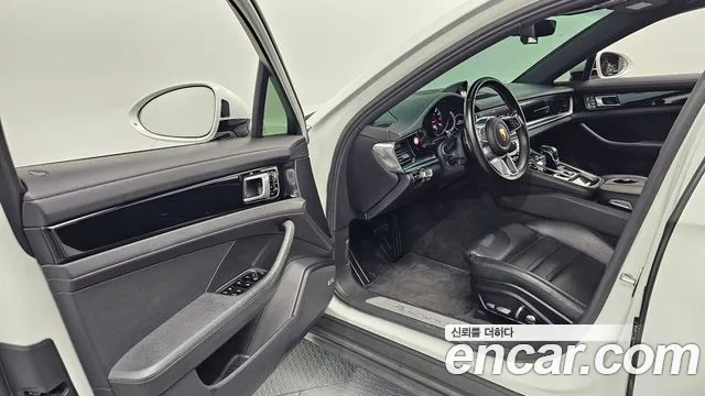 Porsche Panamera 2020 thumb 11
