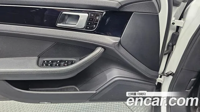 Porsche Panamera 2020 thumb 4