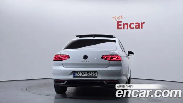 Volkswagen Passat 2022 thumb 3