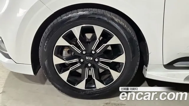 Kia Carnival 2021 thumb 4