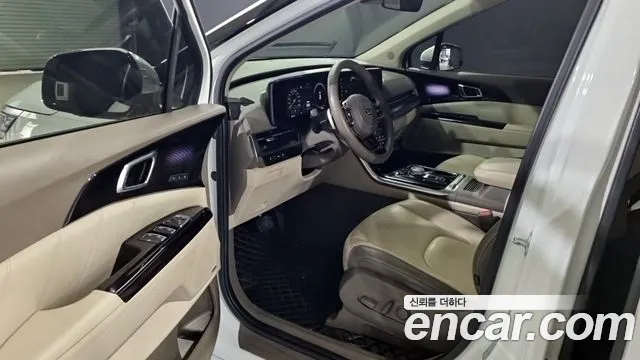 Kia Carnival 2021 thumb 11