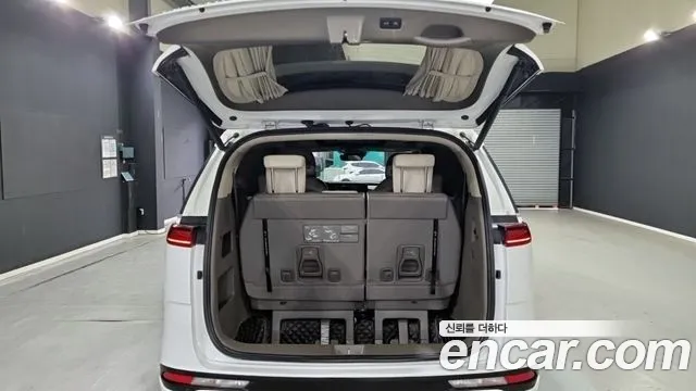 Kia Carnival 2021 thumb 7