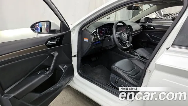 Volkswagen Jetta 2021 thumb 9