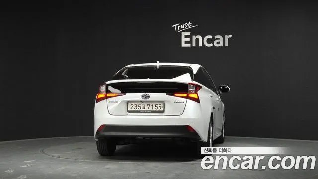 Toyota Prius 2021 thumb 8