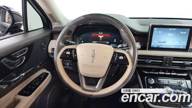 Lincoln Corsair 2020 thumb 10