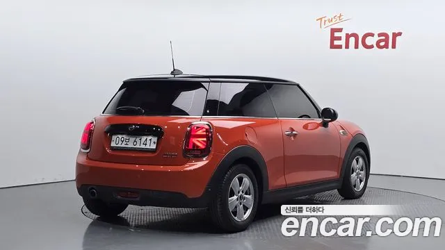 Mini Cooper 2019 thumb 10