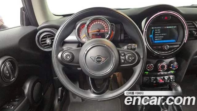 Mini Cooper 2019 thumb 7
