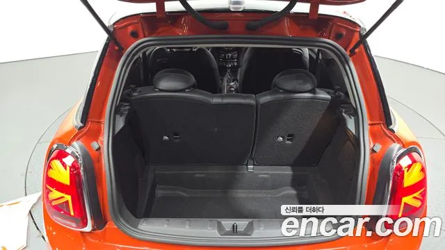 Mini Cooper 2019 thumb 5