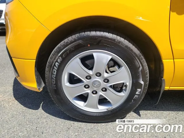Hyundai Starex 2021 thumb 2