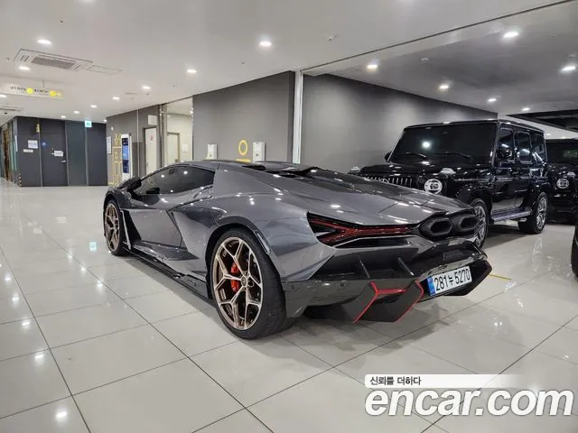 Lamborghini Revuelto 2025 thumb 6