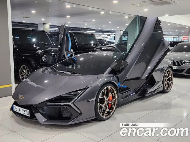 Lamborghini Revuelto 2025 thumb 3