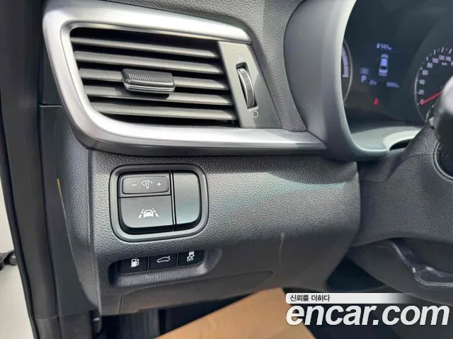 Kia Hybrid 2019 thumb 2