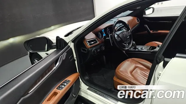 Maserati Ghibli 2020 thumb 11